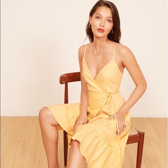 Reformation Dresses & Skirts - Reformation fig wrap dress 🌼✨